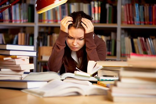  Học tập căng thẳng kéo dài có thể khiến trẻ dậy thì bị rối loạn nội tiết tố